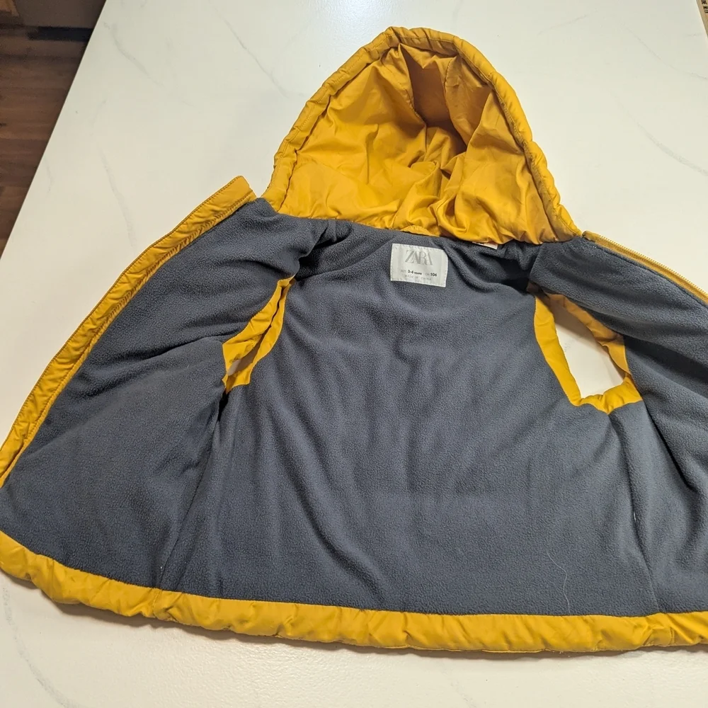 Zara Kids Yellow Zippered, Hooded Puffer Vest, Size 3-4 Years